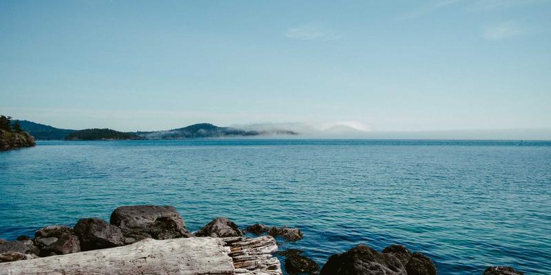 从78%到96%准确率：电商评论情感分类的Prompt Engineering实验对比与Token成本分析