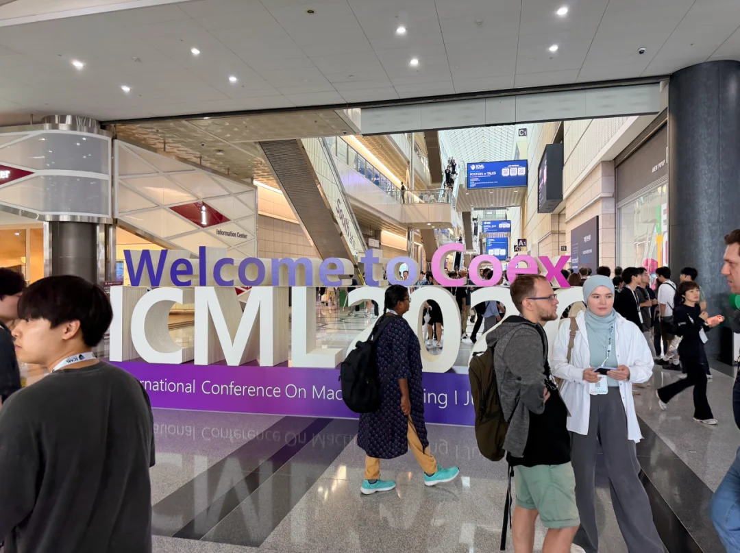 首尔 ICML 四天:模型吃掉一切的速度,快过所有人找身位的速度丨五源孟醒