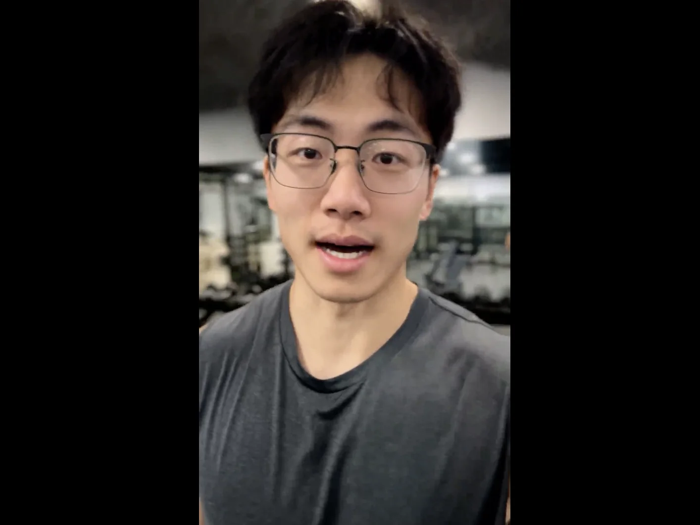 可灵憋了8个月,放出一只“参数怪”:30秒一镜到底,10个关键帧,HDR和双声道也来了