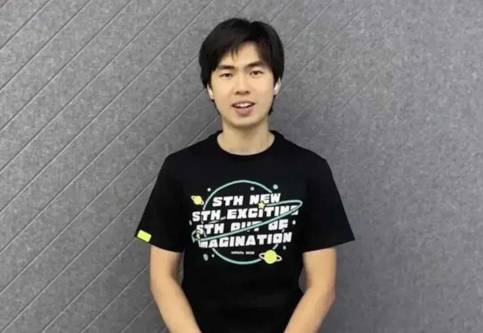 蔡浩宇更新领英，宣布成为独立大模型Agent开发者