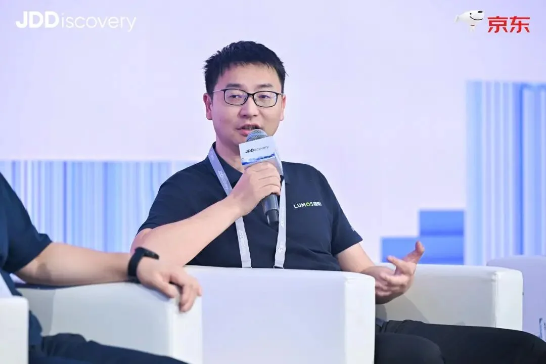 机器人走出 Demo,到底还差什么?我们和智元、智平方、鹿明、逆矩阵、京东聊了聊