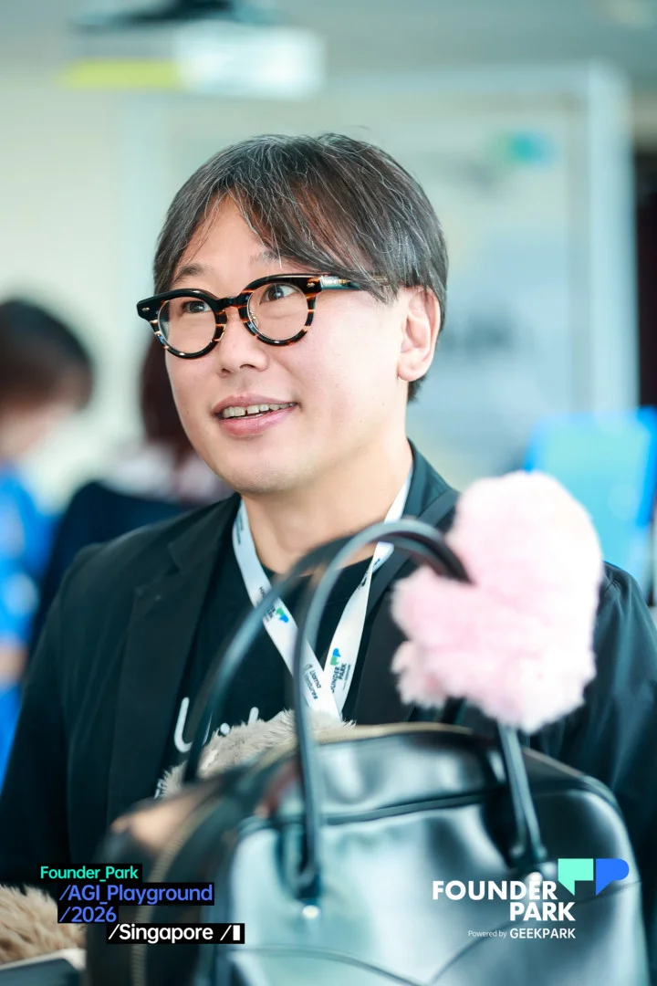 亲历者复盘:把一个不接大模型的消费机器人,做成 CES 爆款