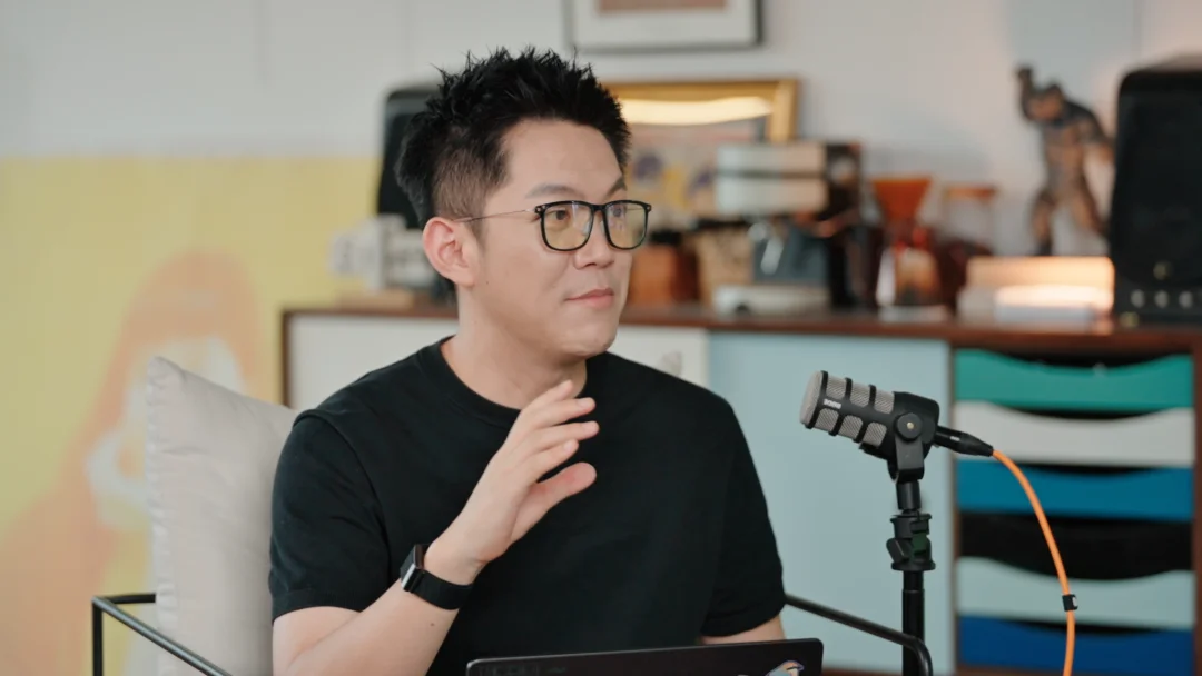她被骗过、被救过、被捧上神坛过、被疼痛击倒过，决定在AI时代继续冒险｜对谈快看漫画CEO陈安妮