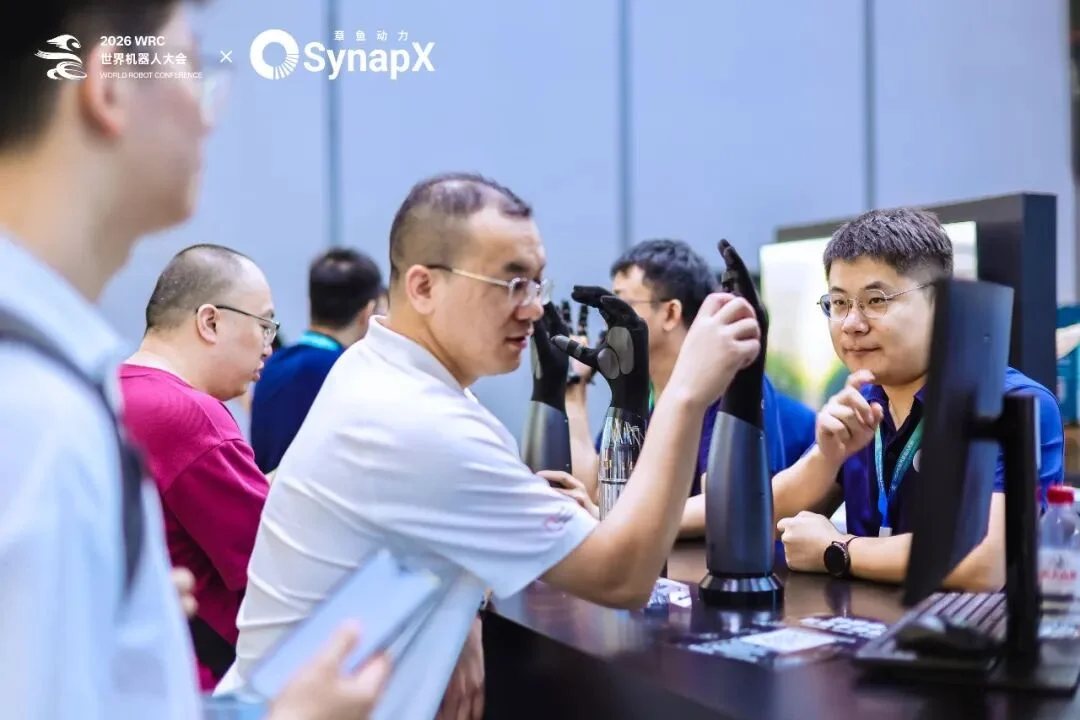 章鱼动力发布基座模型SYNWorld V0.5:具身的“Scaling答案”,从任务清单走向物理世界通用模型
